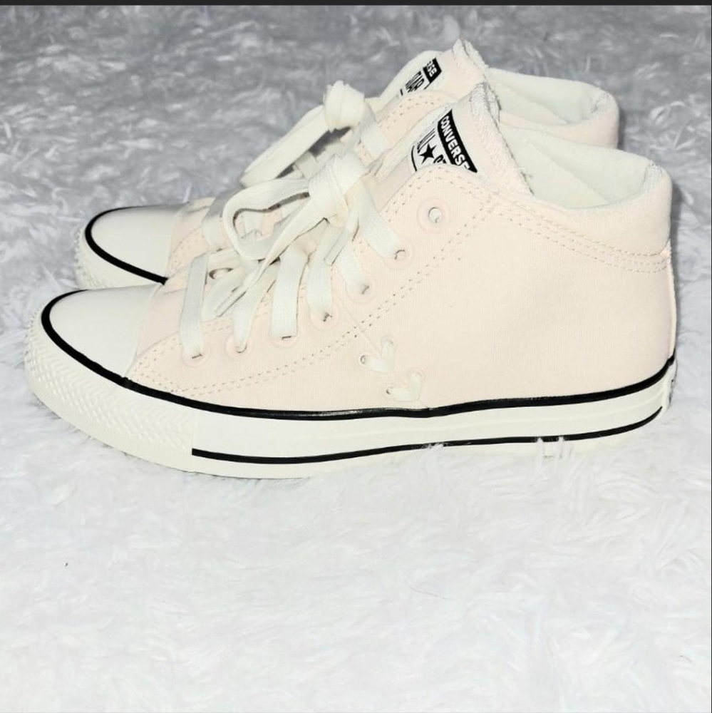 Converse "Chuck Taylor All Star Mid Top Pastel Pink" Women's 7! NWT